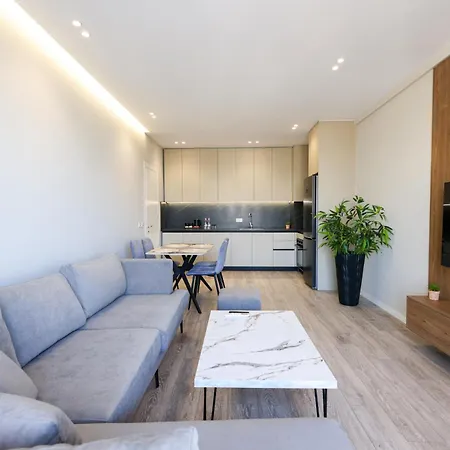 Giselle Escape ティラナ