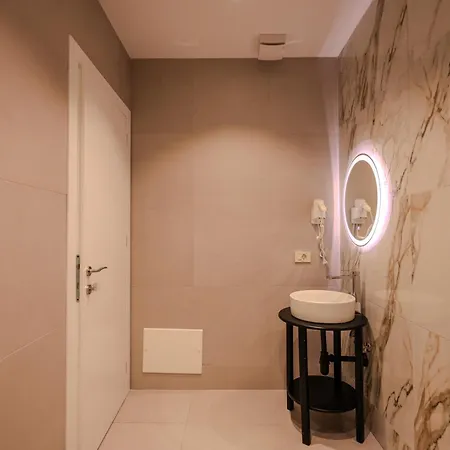 Giselle Escape Tirana