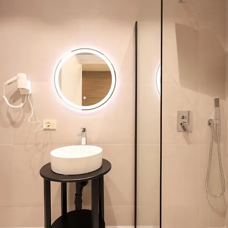 Giselle Escape Tirana