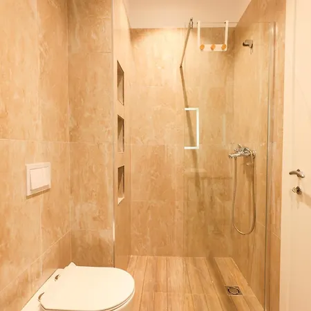 Giselle Escape 티라나